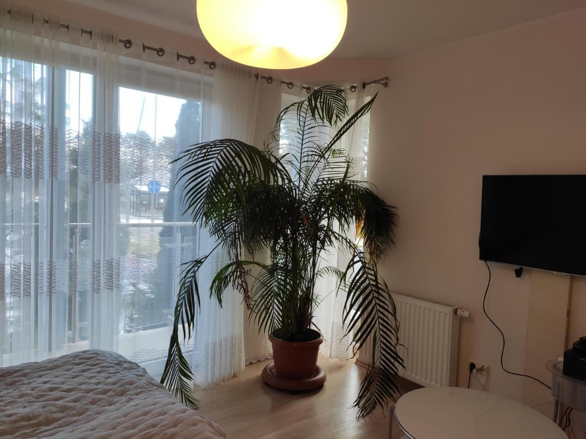 Apartament Nadmorski ชวีโนวิชแจ ภายนอก รูปภาพ